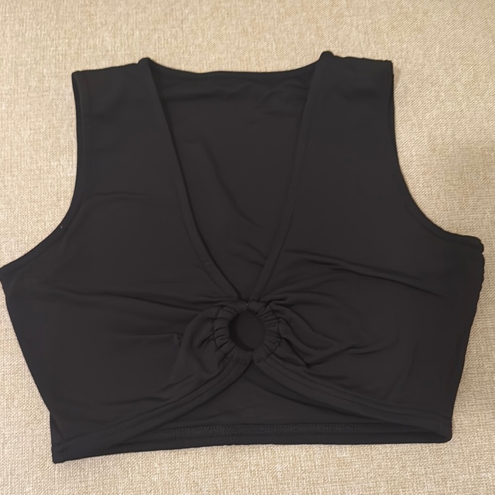 Amazon Essentials Black Sleeveless Crop Tank Top